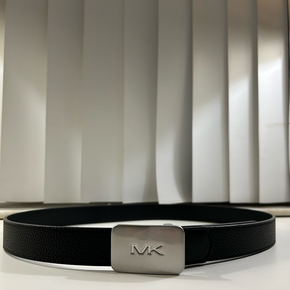 Michael Kors plaque belt 🖤
